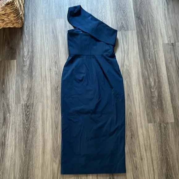 Yum KimThat One Shoulder Midi DressMedium Navy Front slit Body-con Style
